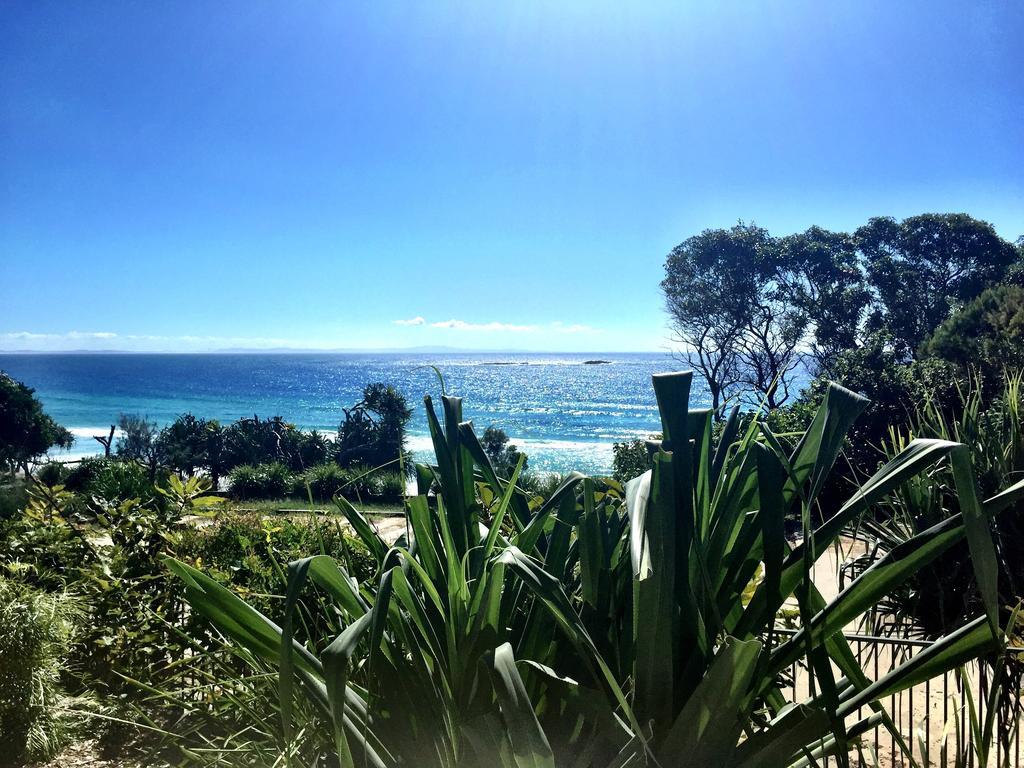 Stradbroke Island Beach Hotel Пойнт Лукаут Екстериор снимка