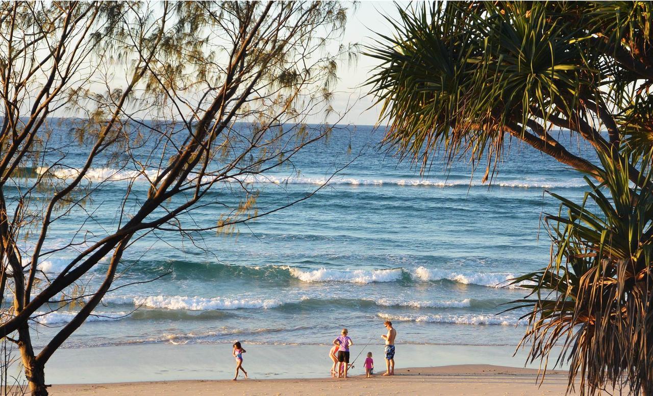 Stradbroke Island Beach Hotel Пойнт Лукаут Екстериор снимка